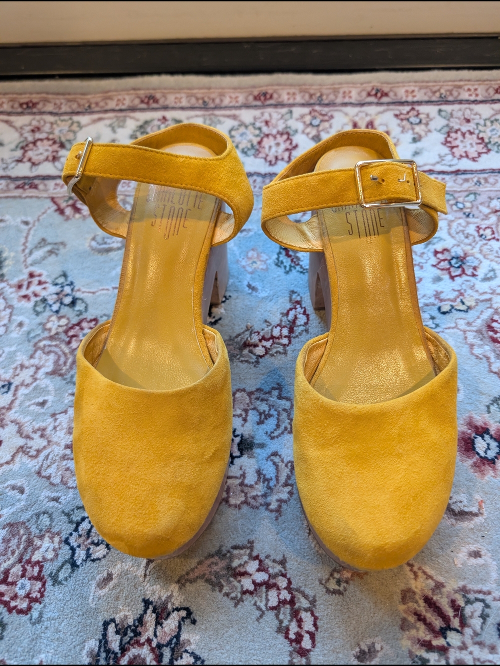 Charlotte Stone Yellow Sal platform